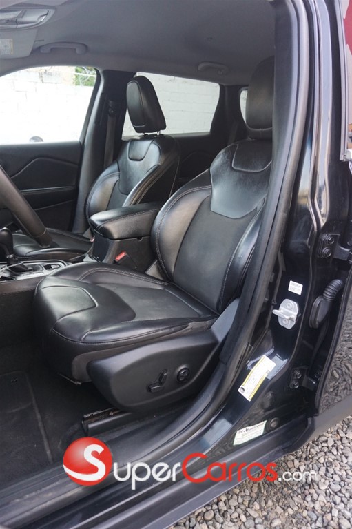 2020 Jeep Cherokee Latitude — foto 8 / 11