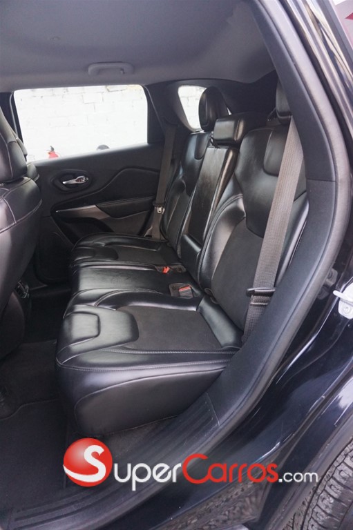 2020 Jeep Cherokee Latitude — foto 9 / 11