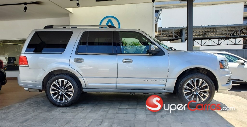 2015 Lincoln Navigator Reserve I — foto 4 / 12