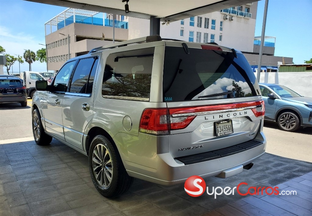 2015 Lincoln Navigator Reserve I — foto 6 / 12