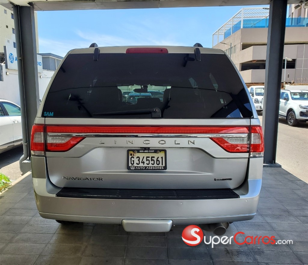 2015 Lincoln Navigator Reserve I — foto 7 / 12