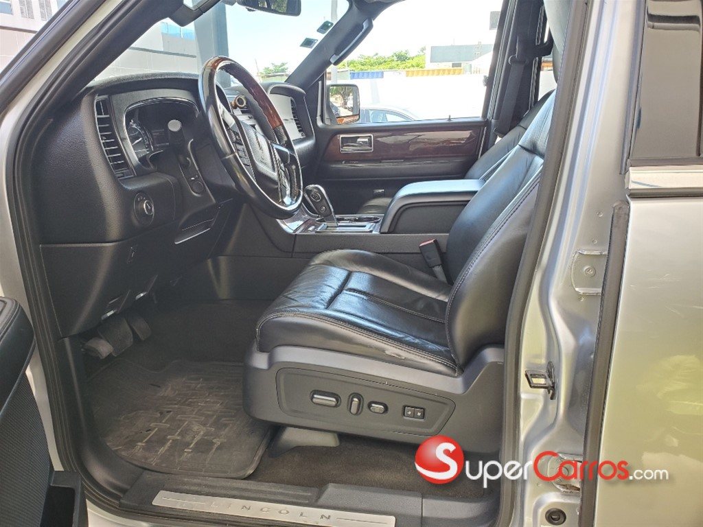 2015 Lincoln Navigator Reserve I — foto 8 / 12