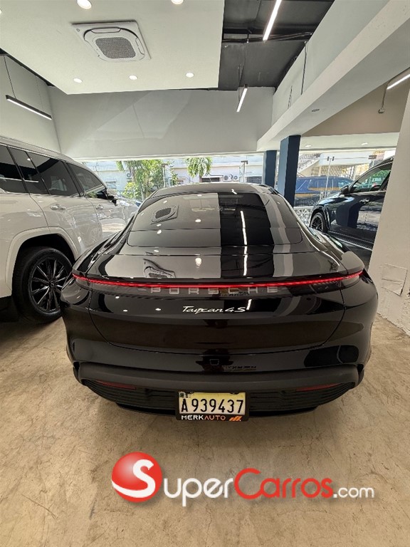 2021 Porsche Taycan 4S — foto 6 / 12