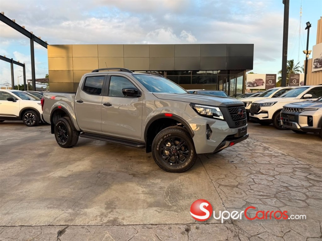 2027 Nissan Frontier Pro-4X — foto 2 / 12