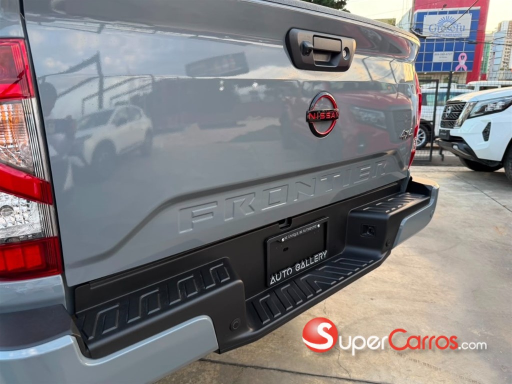 2027 Nissan Frontier Pro-4X — foto 6 / 12