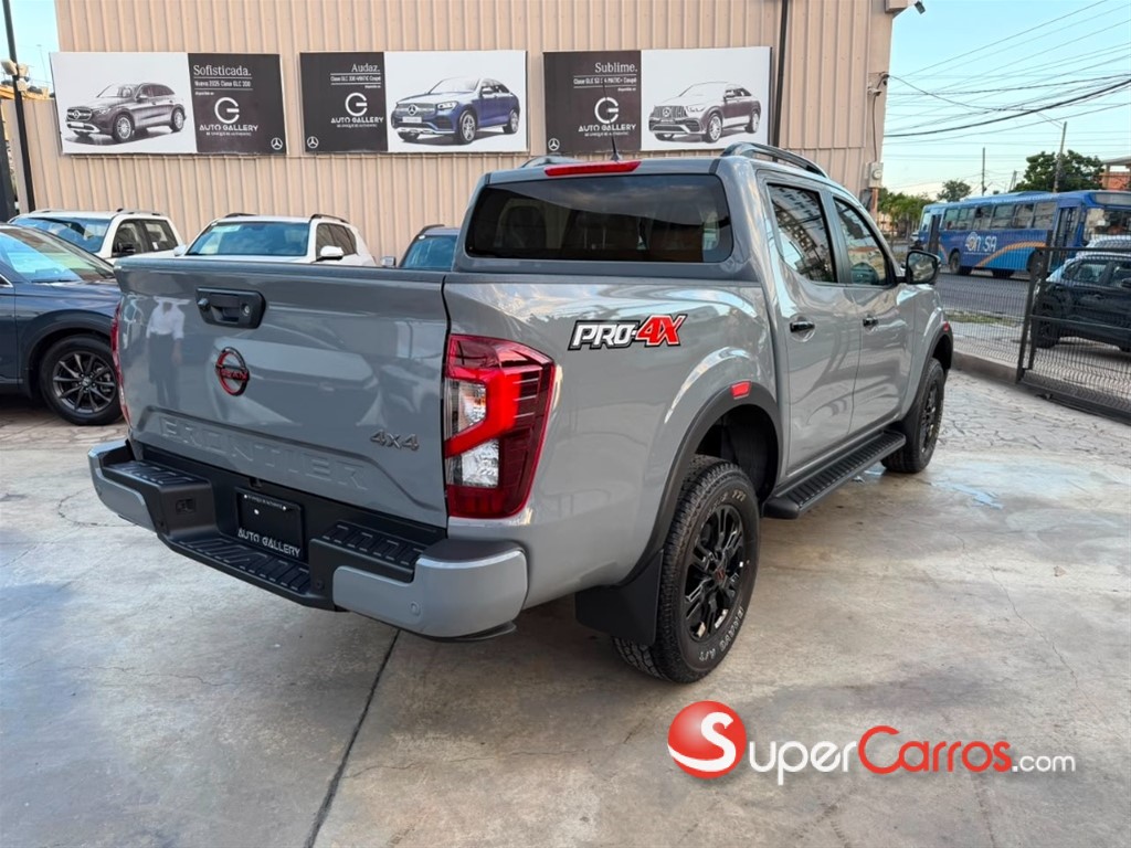 2027 Nissan Frontier Pro-4X — foto 8 / 12