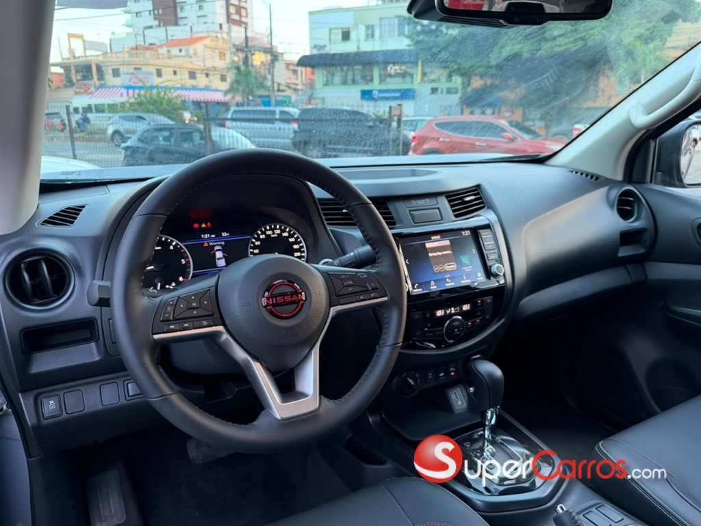 2027 Nissan Frontier Pro-4X — foto 9 / 12