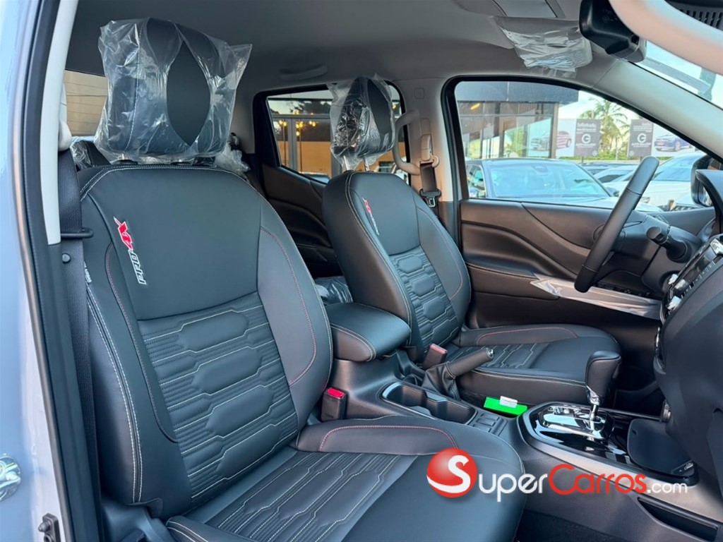 2027 Nissan Frontier Pro-4X — foto 10 / 12