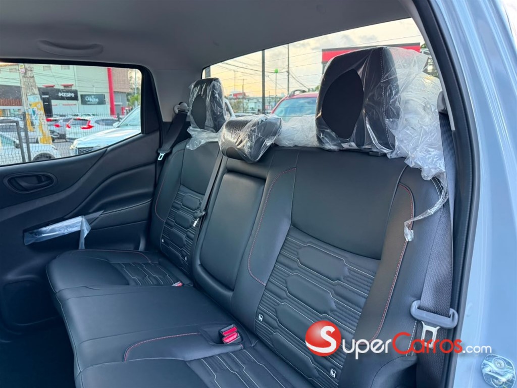 2027 Nissan Frontier Pro-4X — foto 11 / 12