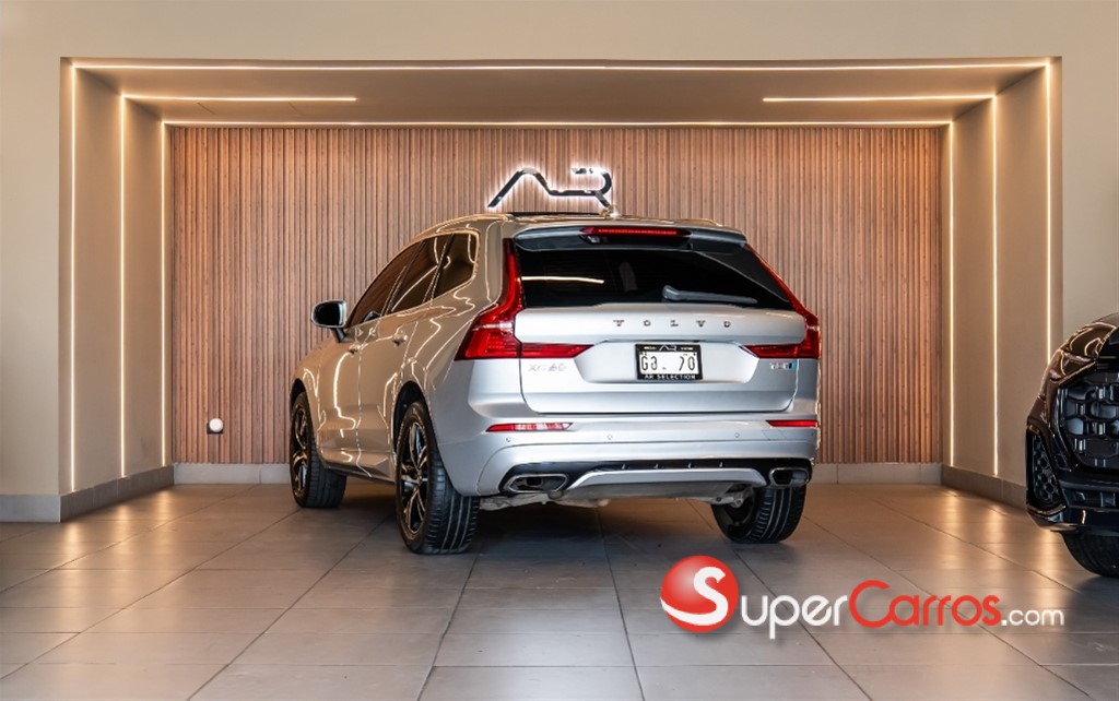 2018 Volvo XC60 T5 R Design — foto 5 / 11