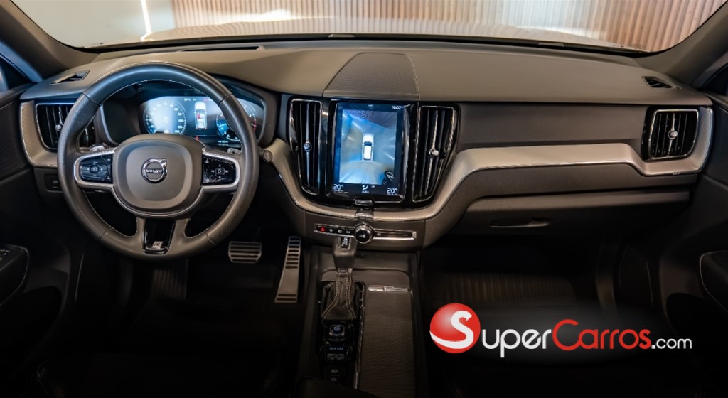 2018 Volvo XC60 T5 R Design — foto 10 / 11