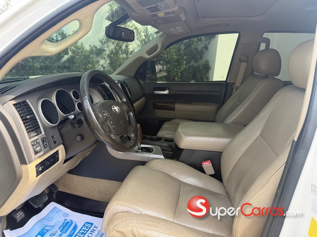 2010 Toyota Tundra LIMITED — foto 7 / 9