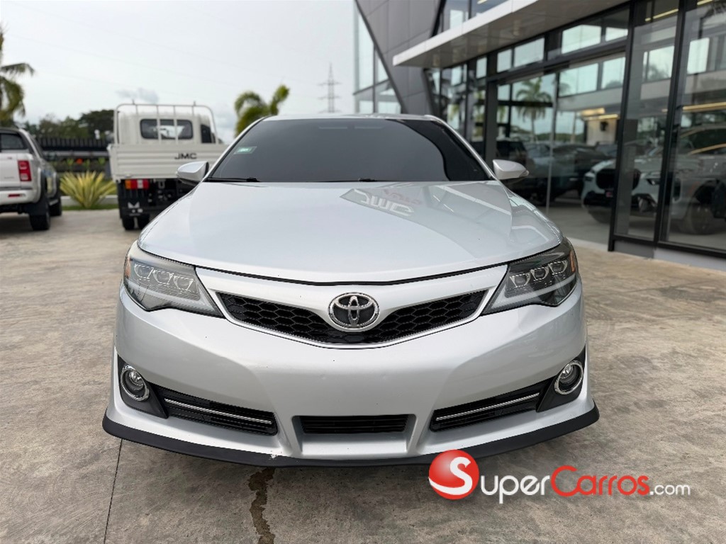 2014 Toyota Camry LE — foto 2 / 10