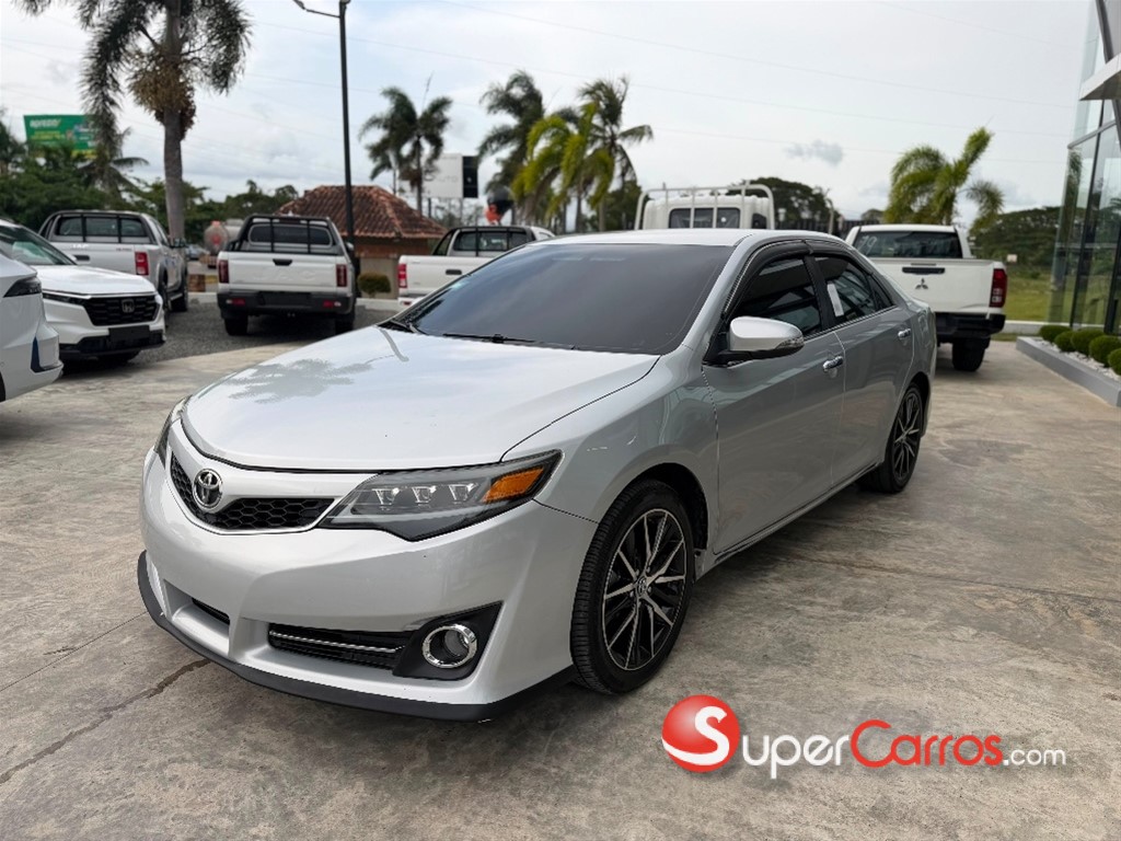 2014 Toyota Camry LE — foto 3 / 10