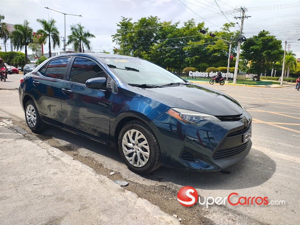 2018 Toyota Corolla LE — foto 2 / 9