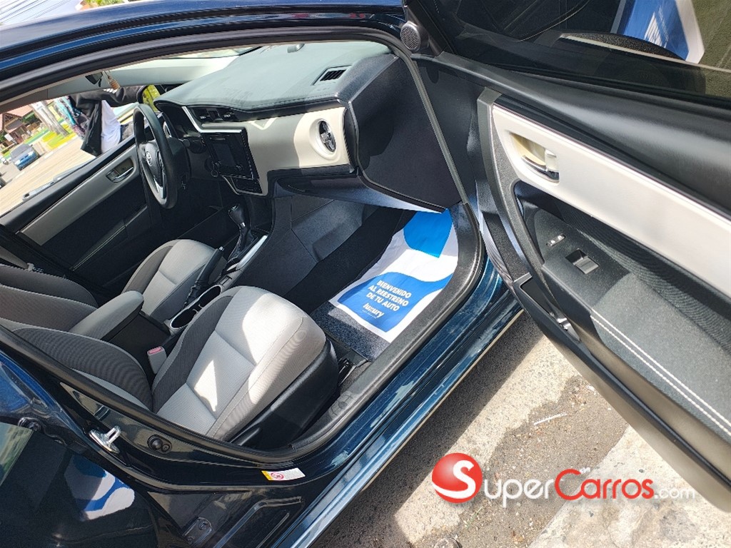 2018 Toyota Corolla LE — foto 8 / 9