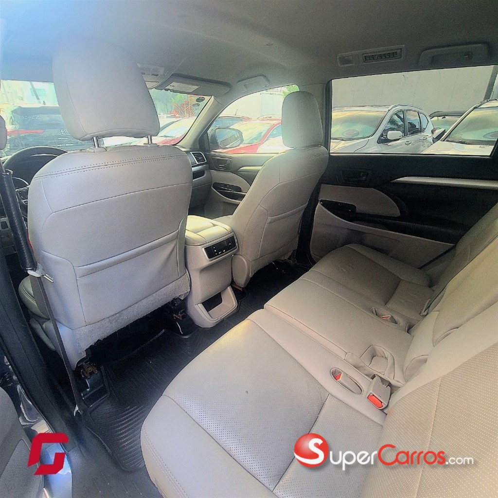 2015 Toyota Highlander LE — foto 8 / 10