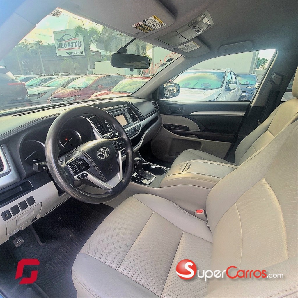 2015 Toyota Highlander LE — foto 9 / 10