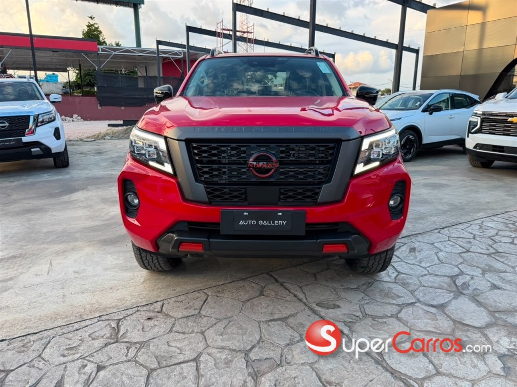 2027 Nissan Frontier Pro-4X — foto 2 / 11