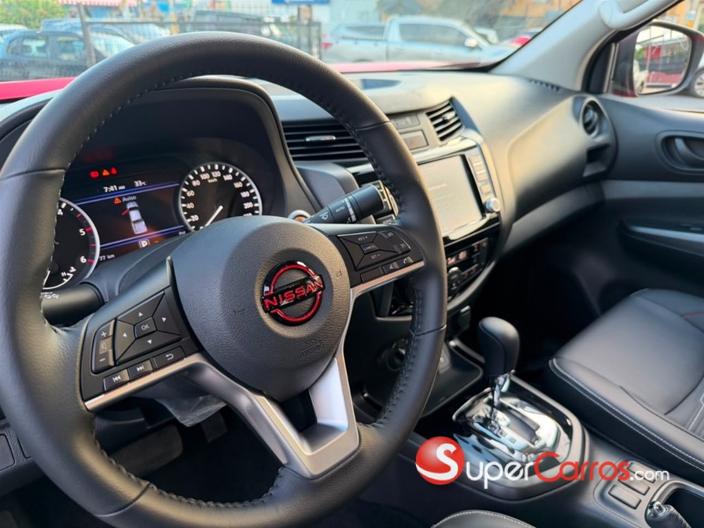 2027 Nissan Frontier Pro-4X — foto 8 / 11