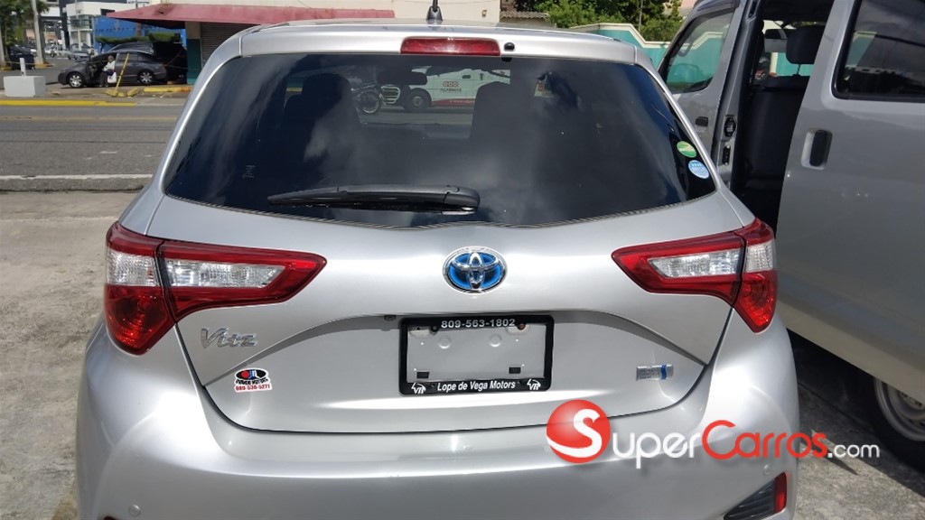 2020 Toyota VITZ Hybrid — foto 3 / 12