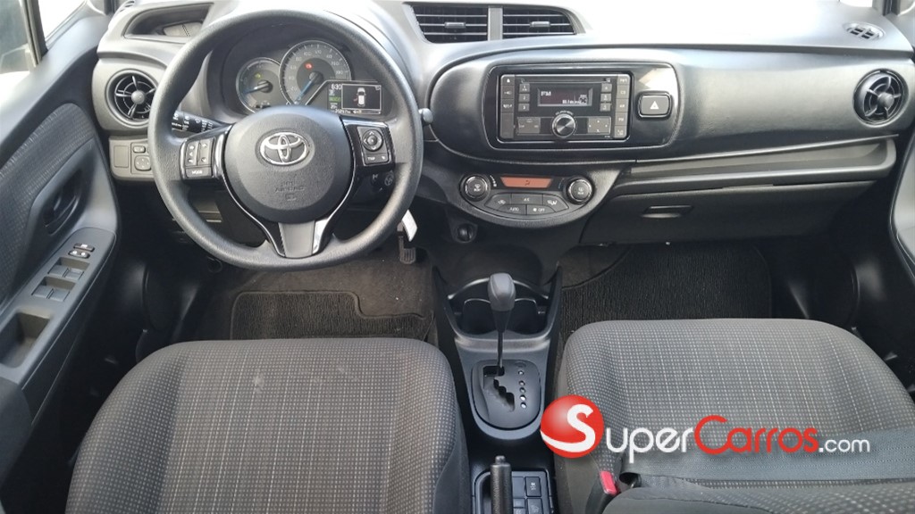 2020 Toyota VITZ Hybrid — foto 8 / 12