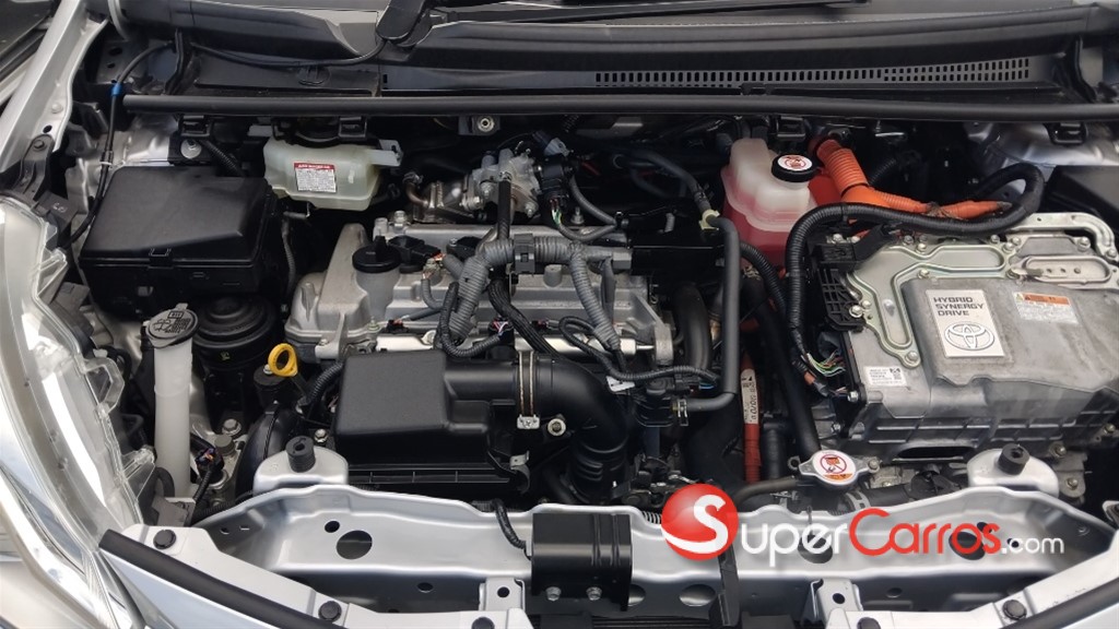 2020 Toyota VITZ Hybrid — foto 12 / 12