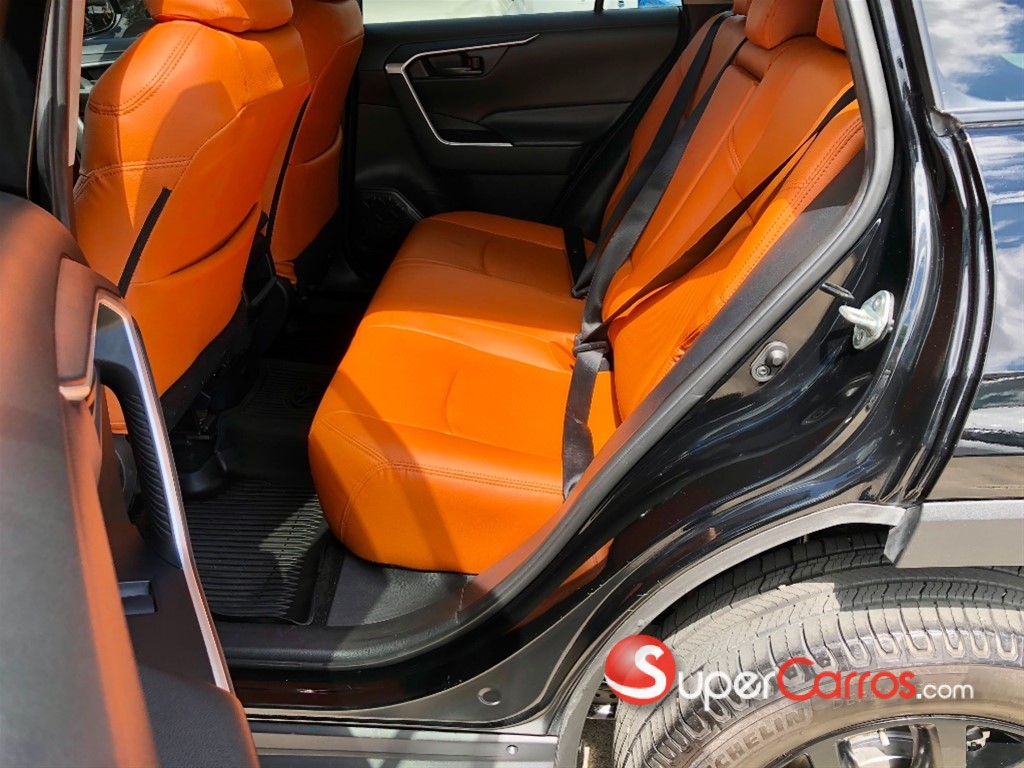 2021 Toyota RAV4 LE — foto 8 / 10