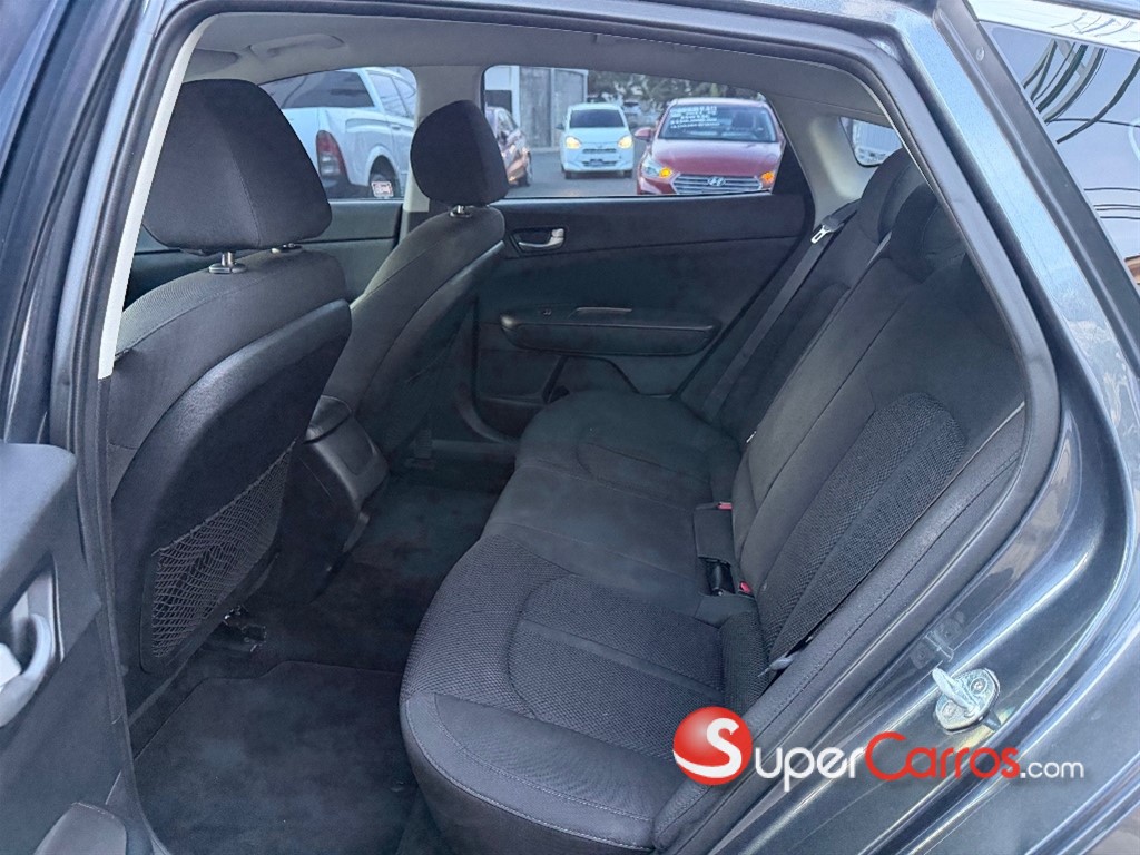 2020 Kia Optima SE — foto 7 / 12