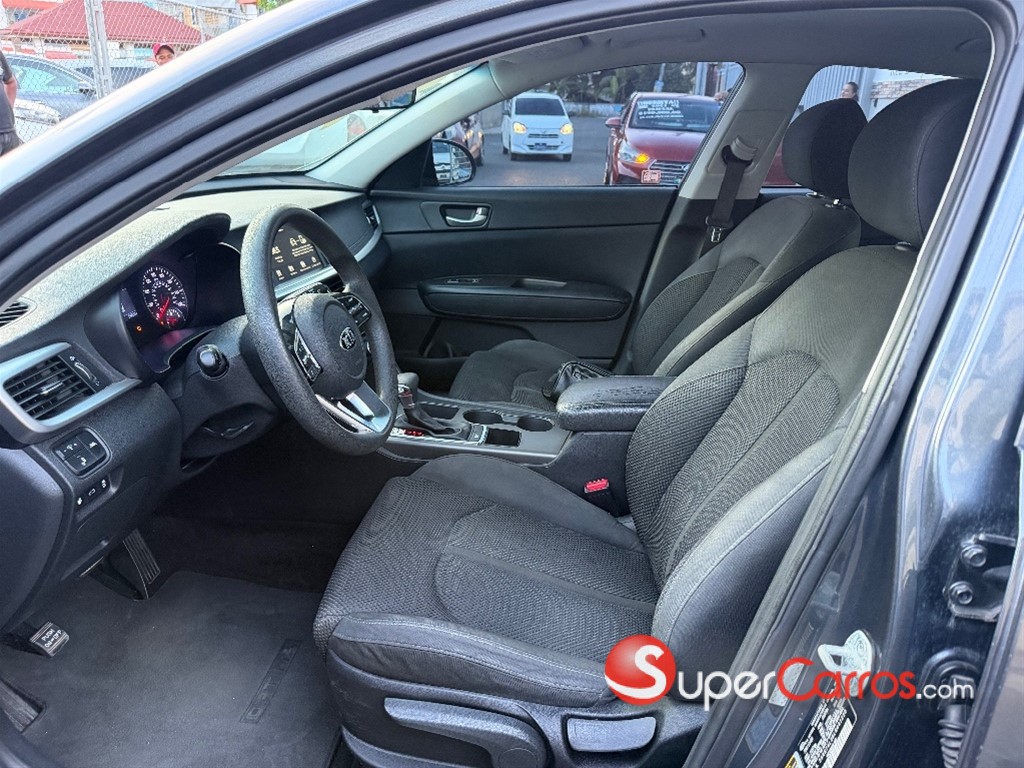 2020 Kia Optima SE — foto 8 / 12