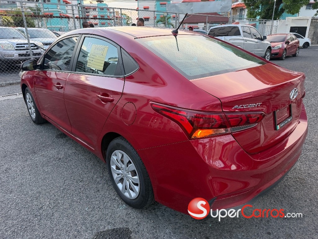 2021 Hyundai Accent SE — foto 6 / 11