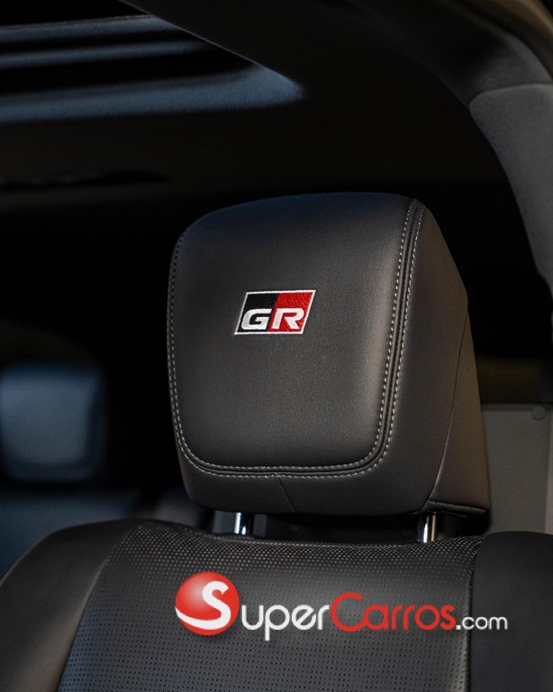2025 Toyota Land Cruiser GR SPORT — foto 6 / 12