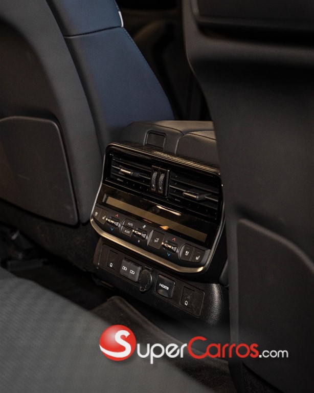 2025 Toyota Land Cruiser GR SPORT — foto 8 / 12