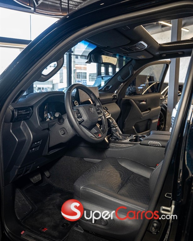 2025 Toyota Land Cruiser GR SPORT — foto 10 / 12