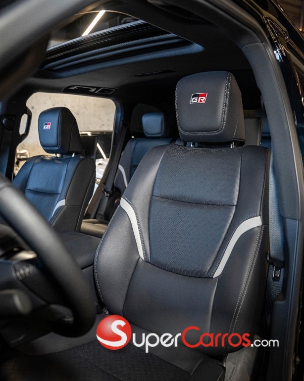 2025 Toyota Land Cruiser GR SPORT — foto 11 / 12
