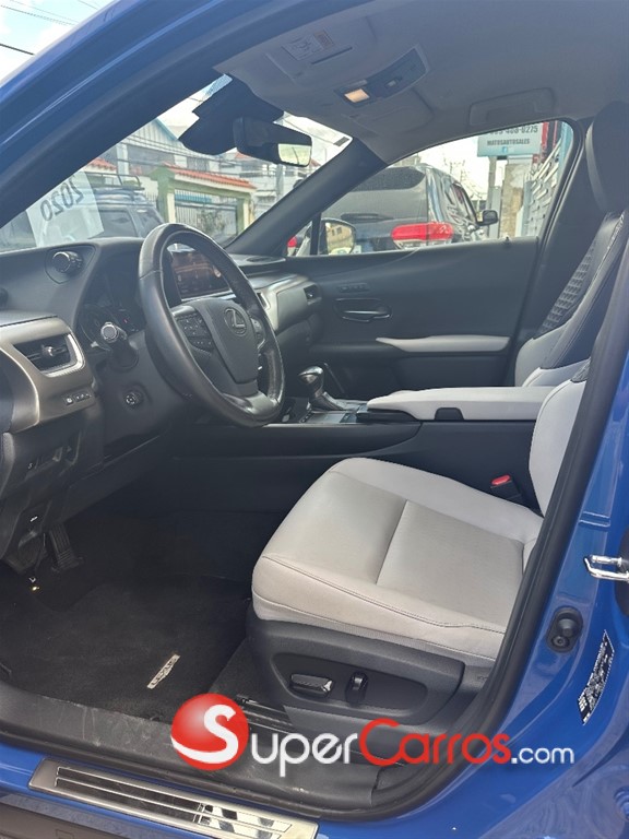 2020 Lexus UX 250 HYBRID — foto 8 / 12