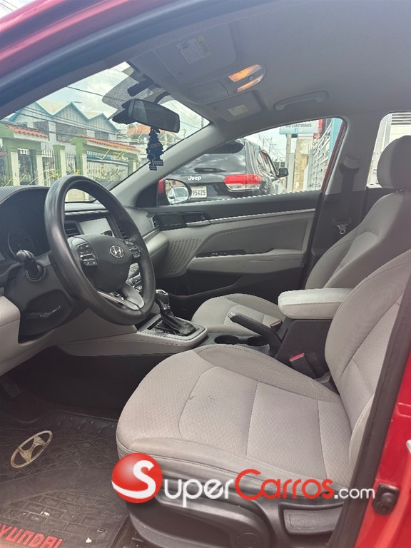 2020 Hyundai Elantra SEL — foto 8 / 11