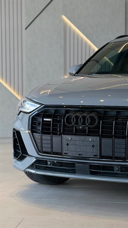 2021 Audi Q3 S Line — foto 2 / 12