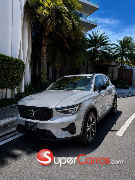 2024 Volvo XC40 B5