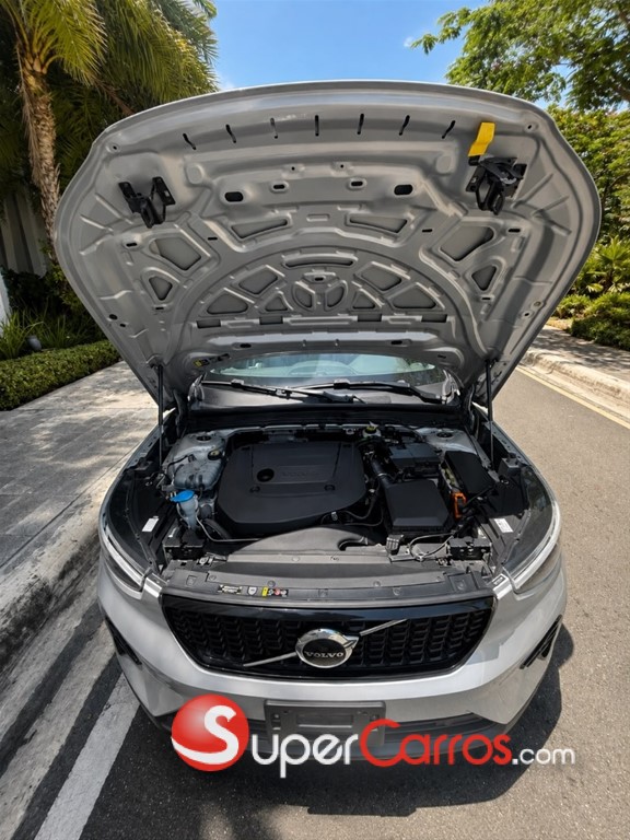 2024 Volvo XC40 B5 — foto 4 / 8