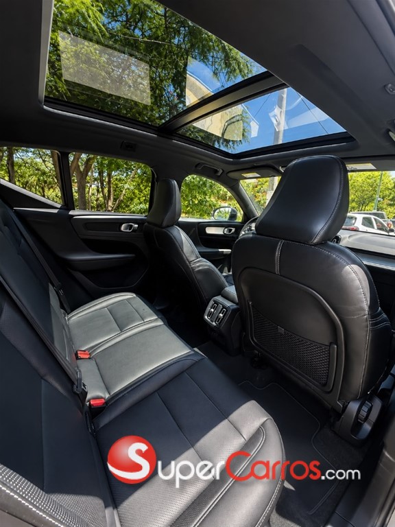 2024 Volvo XC40 B5 — foto 7 / 8