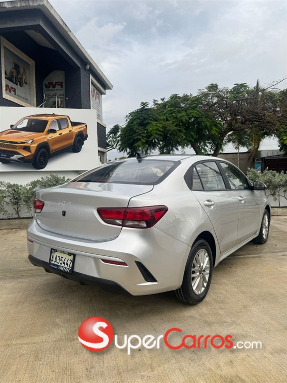 2024 Kia Rio — foto 4 / 6