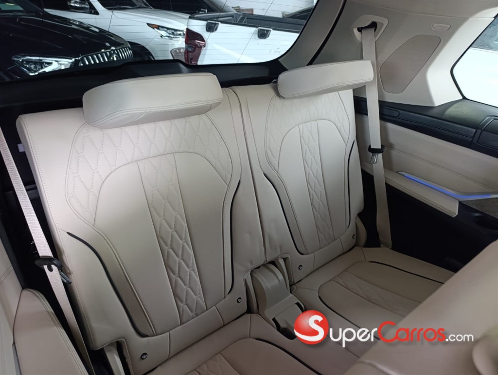 2020 BMW X 7 XDrive 30d — foto 7 / 11