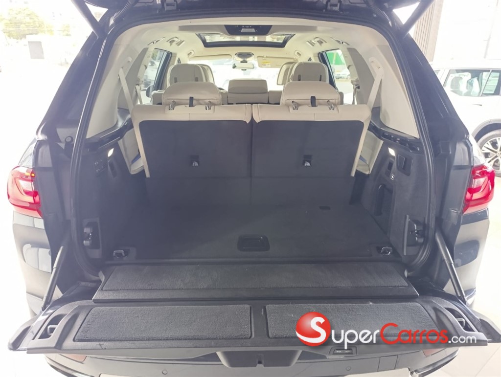 2020 BMW X 7 XDrive 30d — foto 8 / 11