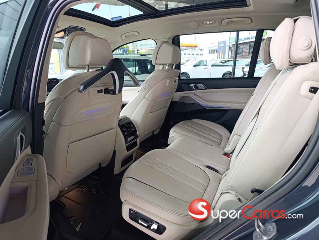 2020 BMW X 7 XDrive 30d — foto 9 / 11