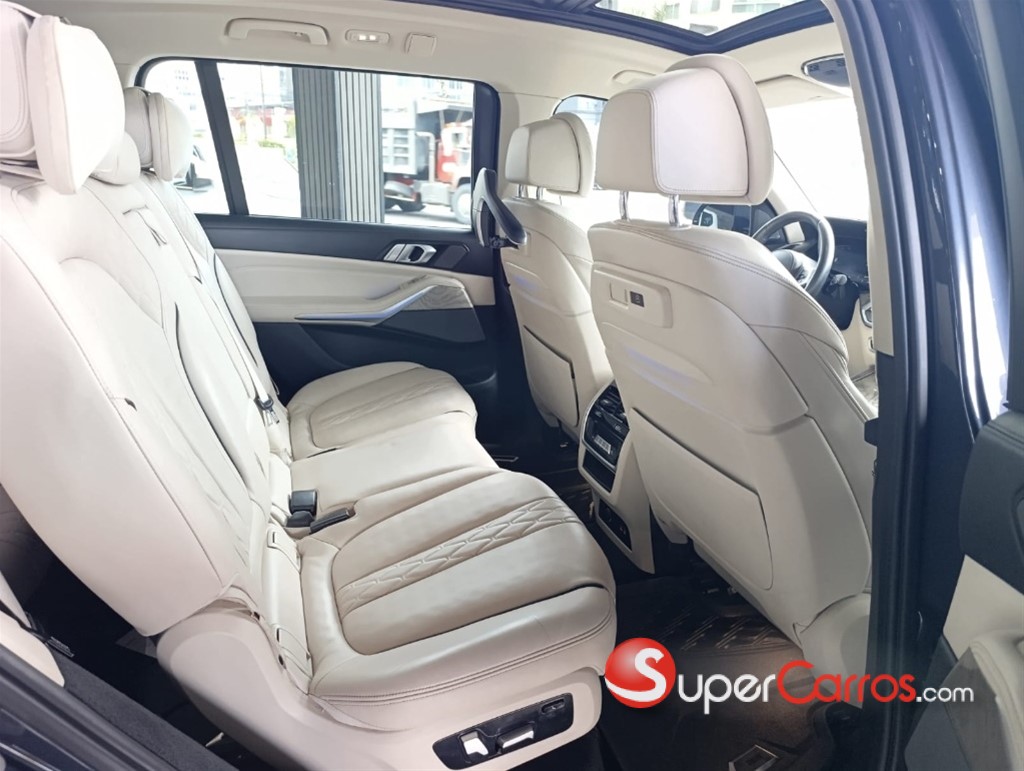 2020 BMW X 7 XDrive 30d — foto 10 / 11