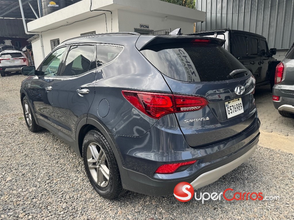 2017 Hyundai Santa Fe — foto 4 / 7