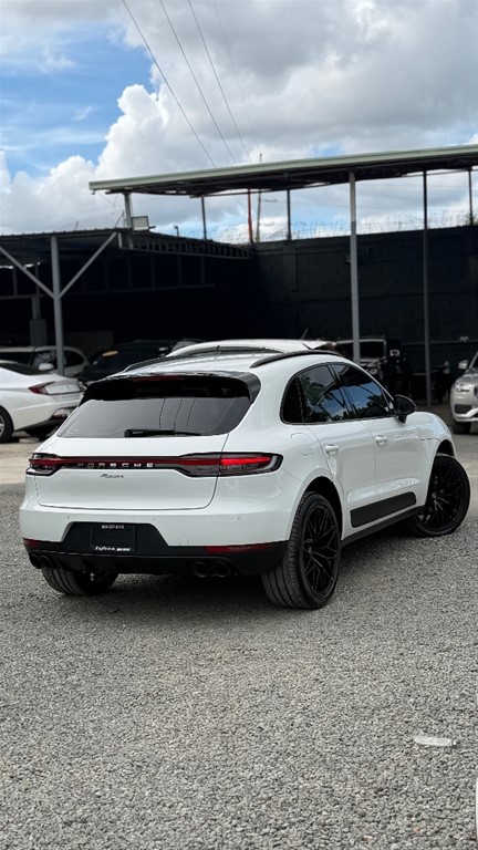 2020 Porsche Macan — foto 2 / 10