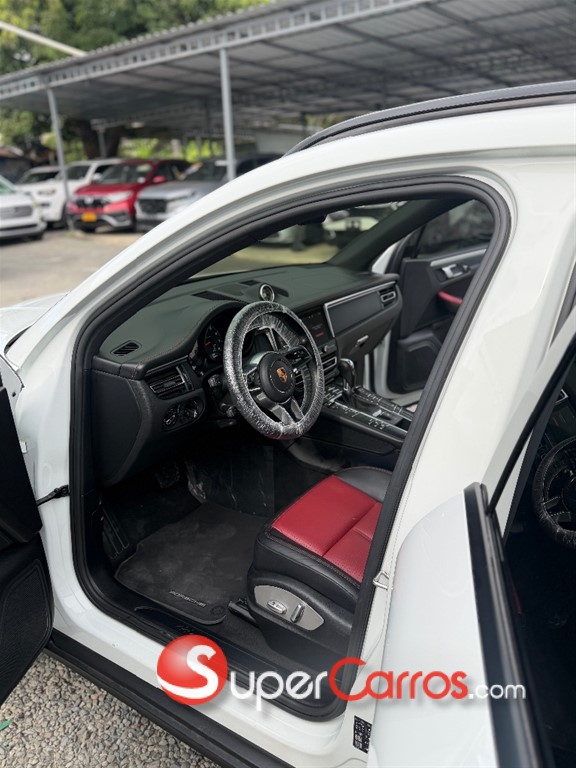 2020 Porsche Macan — foto 7 / 10
