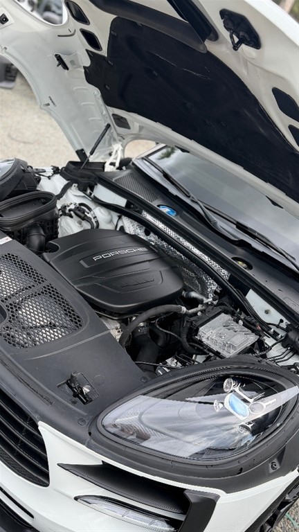 2020 Porsche Macan — foto 9 / 10